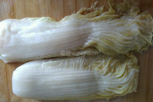 砂锅酸菜粉的做法图解1