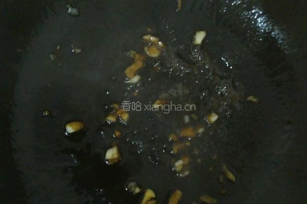 蒜鸡翅香的做法图解2