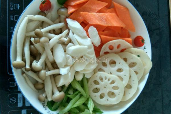 素食小炒的做法图解1
