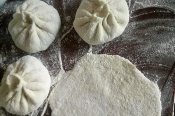 猪肉酸菜包子的做法图解6