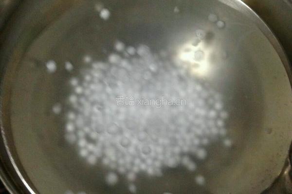 椰汁西米糕的做法图解1