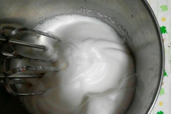 草莓淡奶油蛋糕卷的做法图解4
