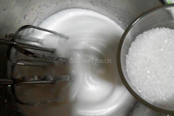 草莓淡奶油蛋糕卷的做法图解7