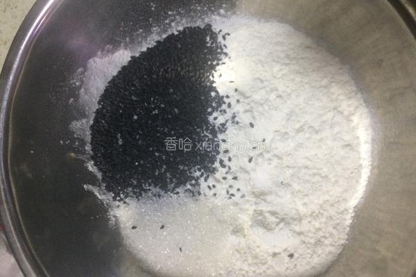 芝麻和牛奶做的饼干的做法图解2