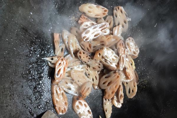 莲藕炒五花肉的做法图解3