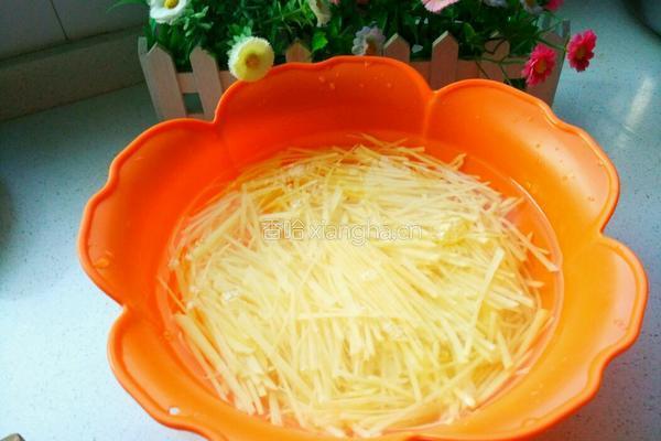 炝土豆丝的做法图解5
