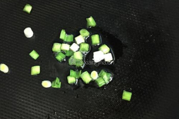 酱油炒面的做法图解3