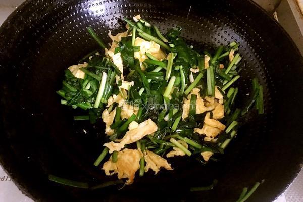 韭菜炒鸡蛋的做法图解4