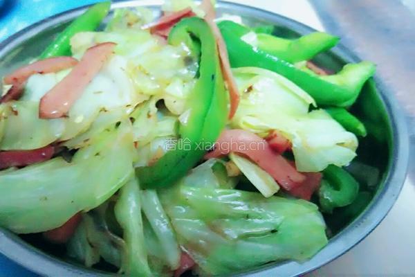 清爽小菜青椒包菜炒培根的做法图解3