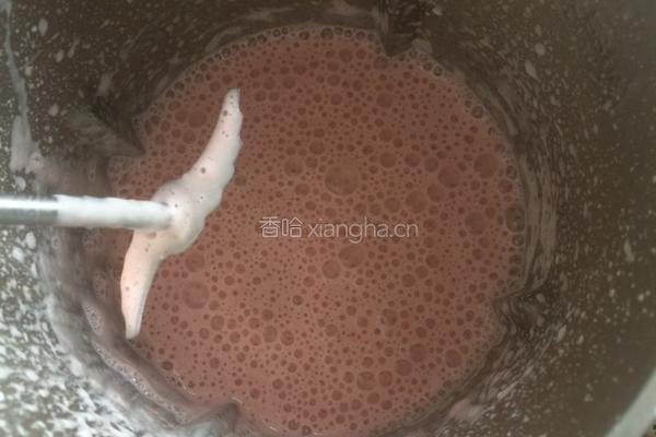 草莓慕斯8寸的做法图解3