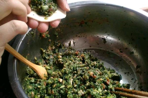 猪肉小白菜水饺的做法图解7
