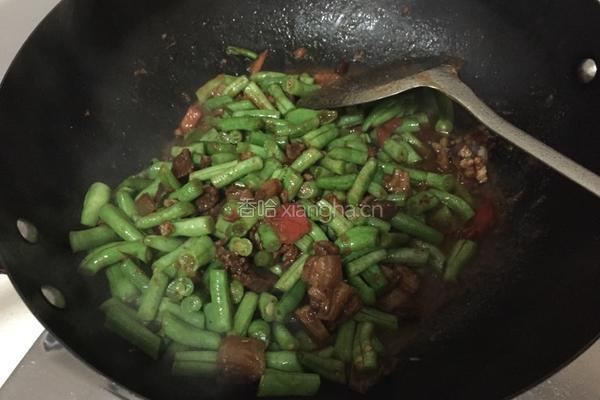 豆角焖面的做法图解2