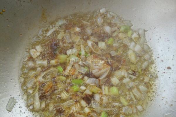 包菜炒香肠的做法图解4