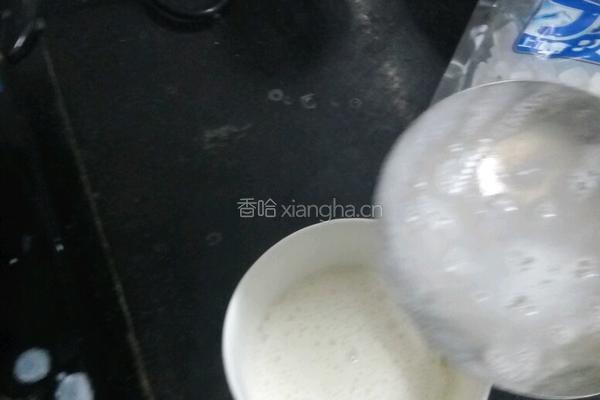 牛奶冰糖布丁的做法图解3