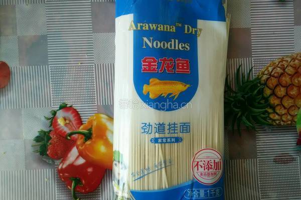 老坛酸菜面条的做法图解2