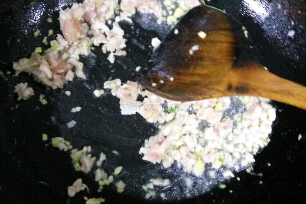 猪肉虾仁烧卖的做法图解3