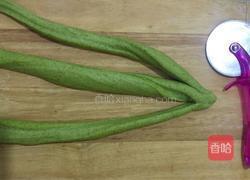 春意盎然的菠菜面包的做法图解7
