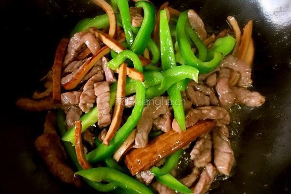 青椒牛肉炒豆干的做法图解6