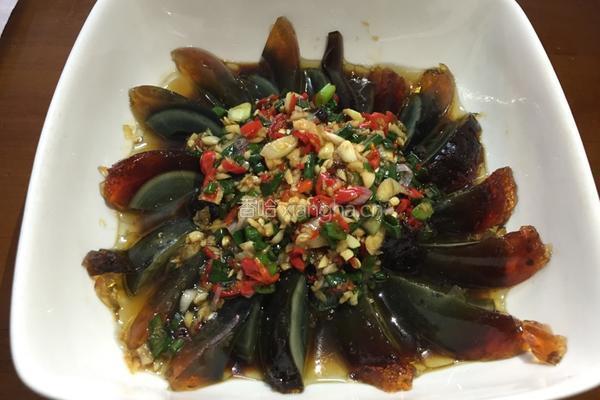 凉拌皮蛋的做法图解3