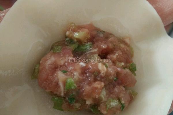 猪肉芹菜饺子的做法图解5
