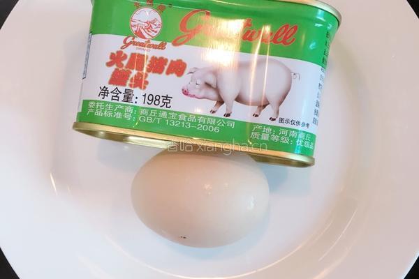 蛋煎餐肉的做法图解1