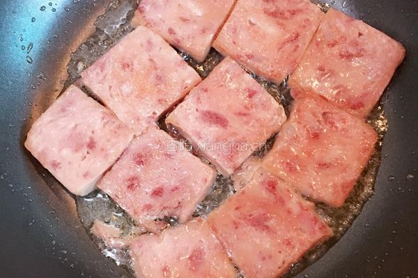 蛋煎餐肉的做法图解4