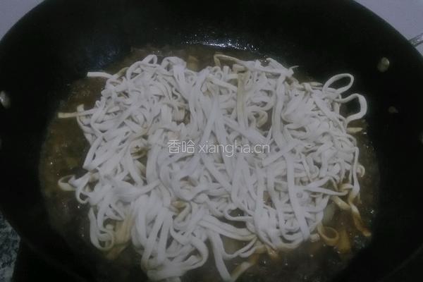 酸菜焖面的做法图解8