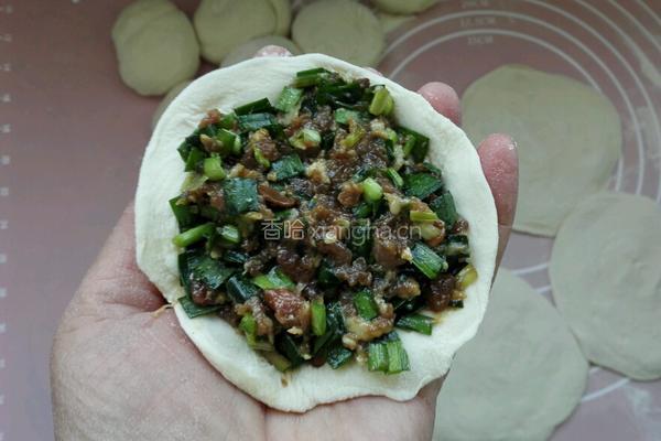 牛肉韭菜馅饼的做法图解6