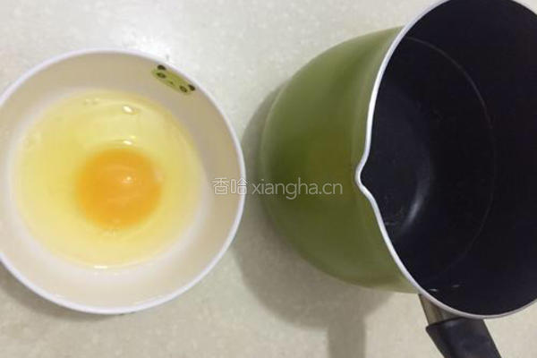 溏心水波蛋的做法图解1