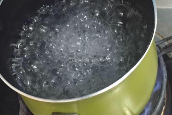 溏心水波蛋的做法图解2