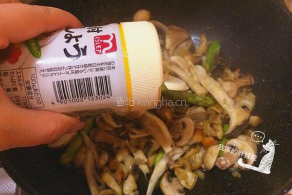 海螺三菇炒意面的做法图解6