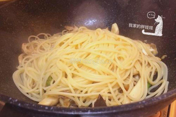 海螺三菇炒意面的做法图解7