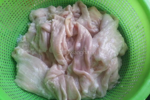 教大家如何清洗猪大肠的做法图解4