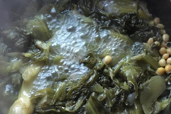 客家排骨咸菜苦瓜煲的做法图解4