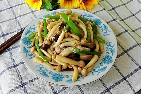尖椒蚝油炒双菇的做法图解8