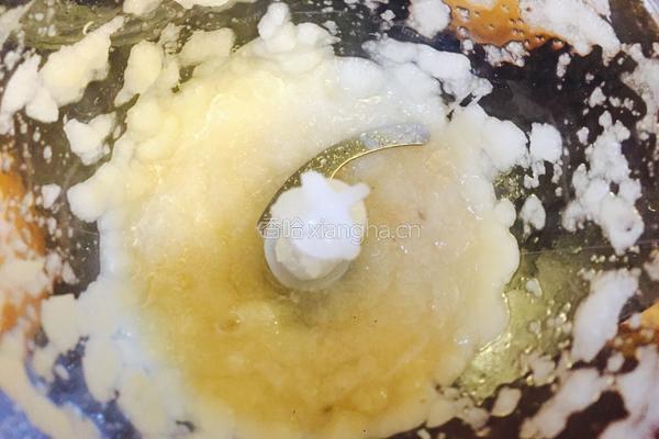 银耳雪梨盅的做法图解2