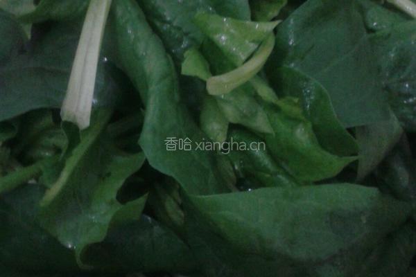花生米拌菠菜的做法图解1