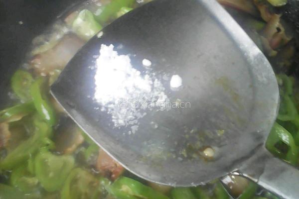 青椒炒腊肉的做法图解3