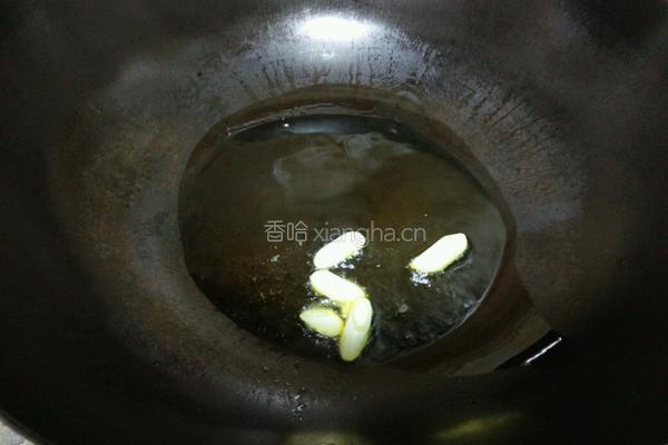 菠菜香肠小炒的做法图解2