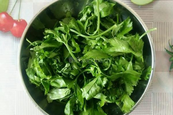 土豆炖茄子的做法图解1