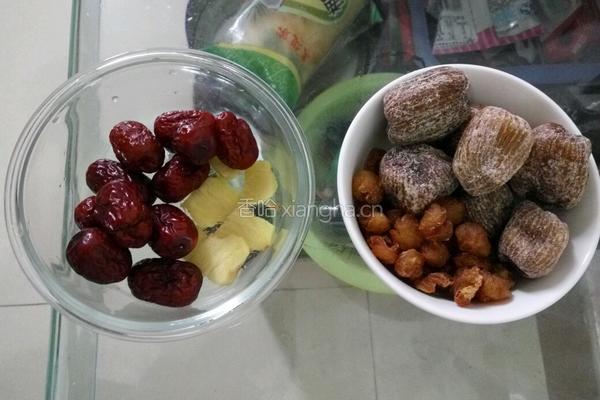 乌鸡蜜枣桂圆汤的做法图解1