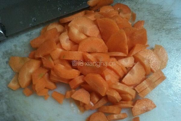 胡萝卜菜花炒肉片的做法图解1