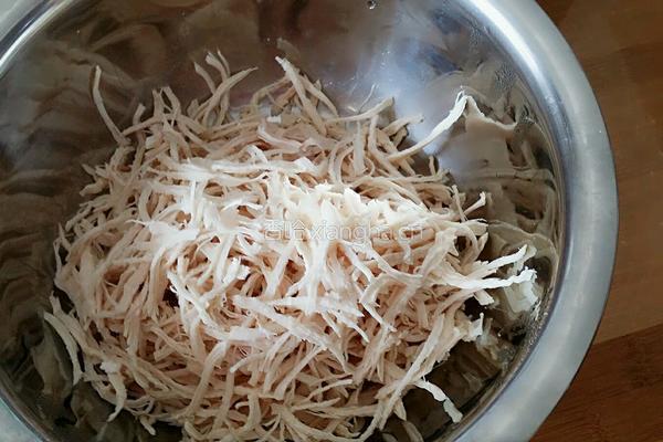 麻辣鸡丝的做法图解2
