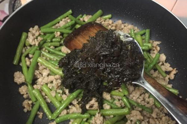 橄榄菜肉碎炒豆角的做法图解7