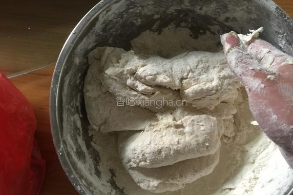 葱花火腿肠卷的做法图解1
