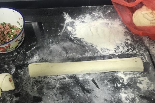 葱花火腿肠卷的做法图解4