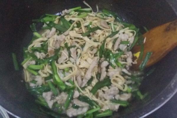 韭菜肉丝的做法图解4