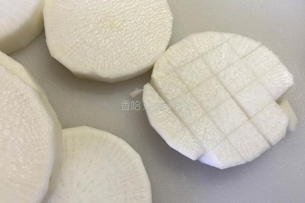 辣味柠檬白萝卜丁的做法图解1