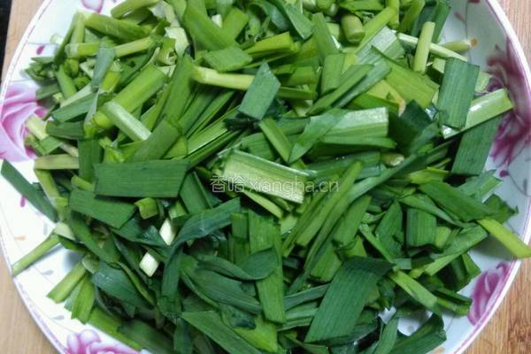 螺狮肉炒韭菜的做法图解1