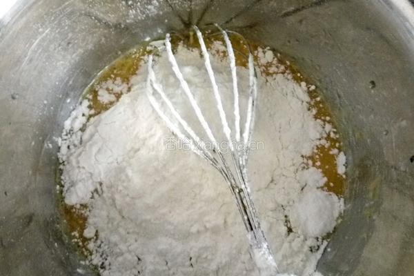 8寸戚风蛋糕的做法图解4